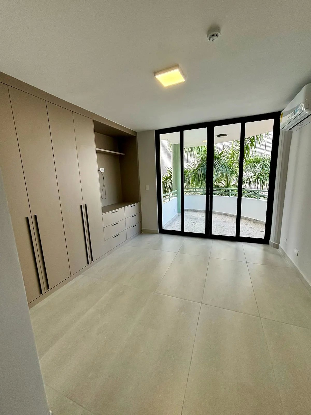 Apartment For Sale in San Francisco