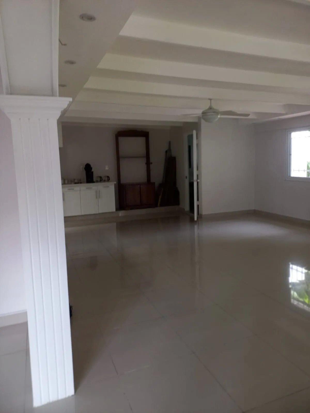 Alquiler de casa con línea blanca en La Boca, Ancón, Panamá