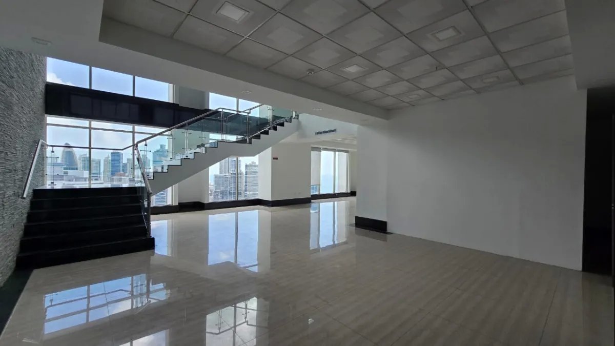 Office For Rent in Avenida Balboa