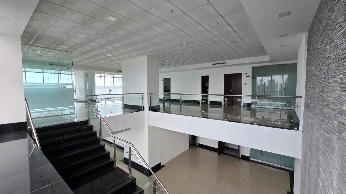 Office For Rent in Avenida Balboa