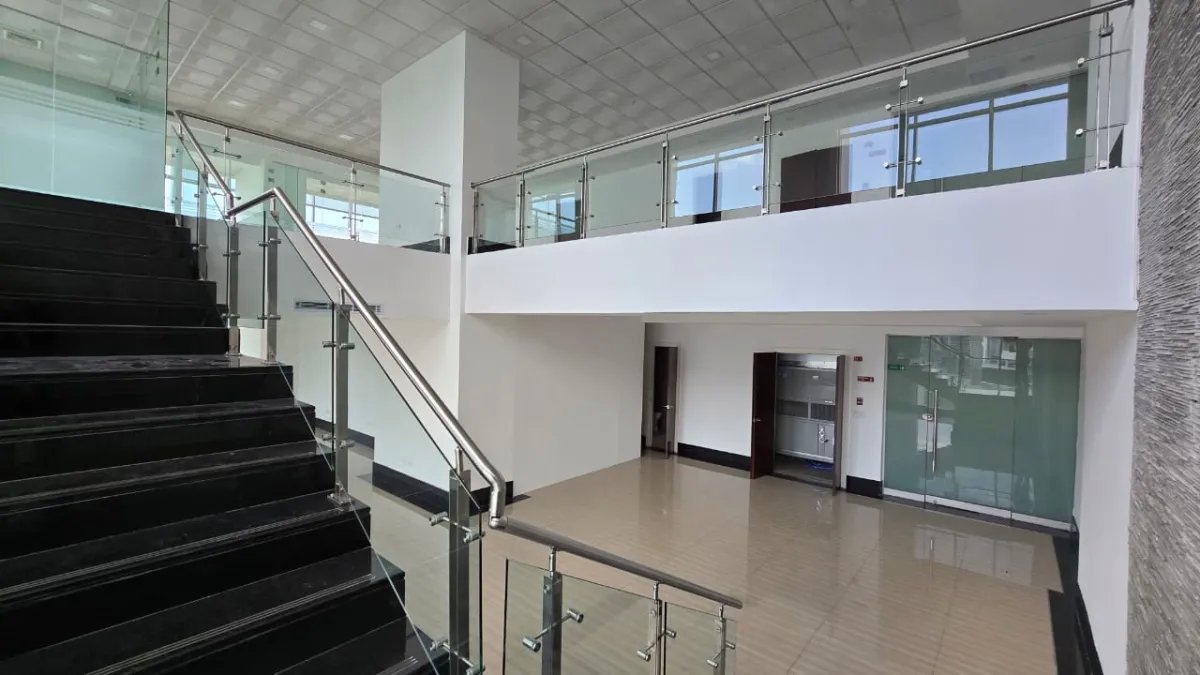 Office For Rent in Avenida Balboa