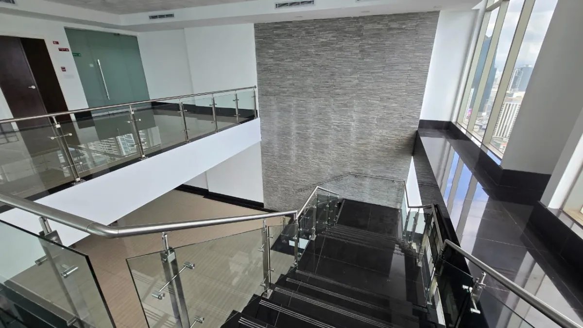 Office For Rent in Avenida Balboa