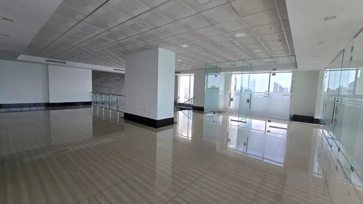 Office For Rent in Avenida Balboa