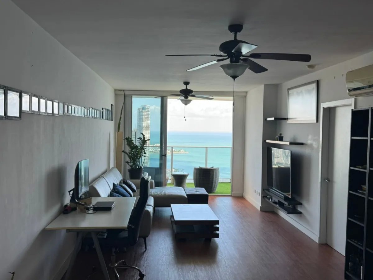 Apartamento amoblado con vista al mar, Avenida Balboa