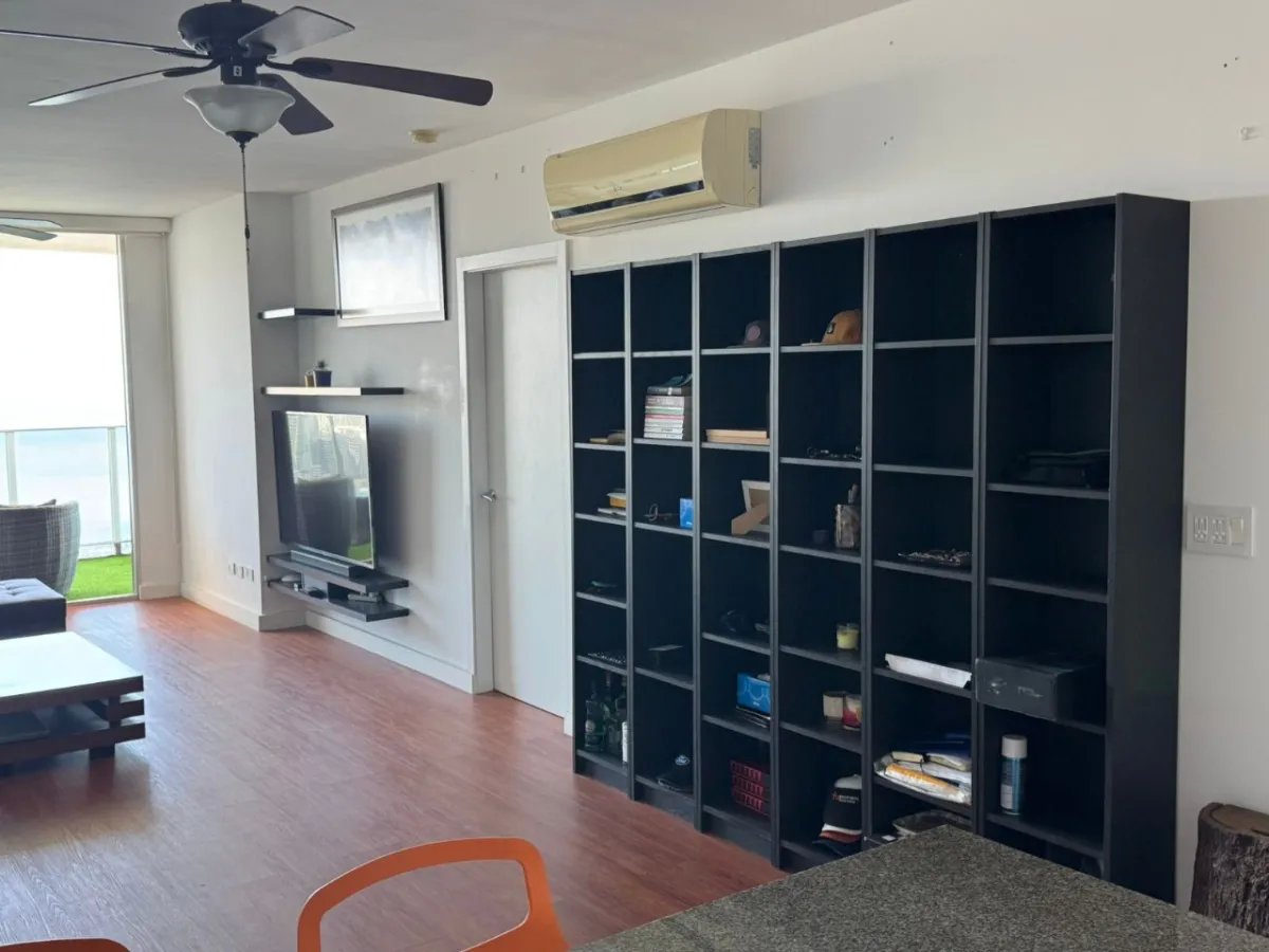 Apartamento amoblado con vista al mar, Avenida Balboa
