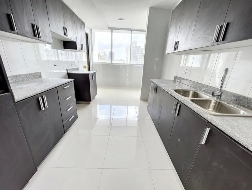 Apartment For Rent in El Cangrejo