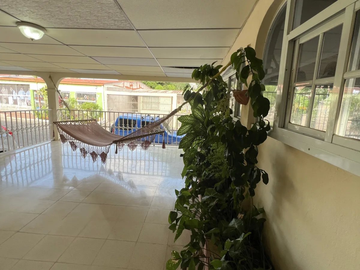 Venta de Casa en Urbanización Residencial Cerro Viento, San Miguelito