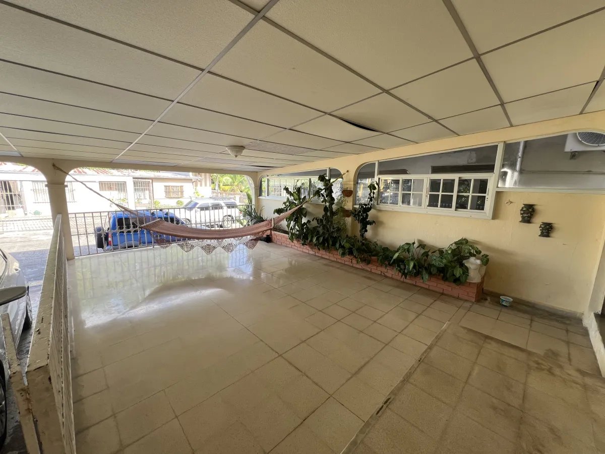 Venta de Casa en Urbanización Residencial Cerro Viento, San Miguelito