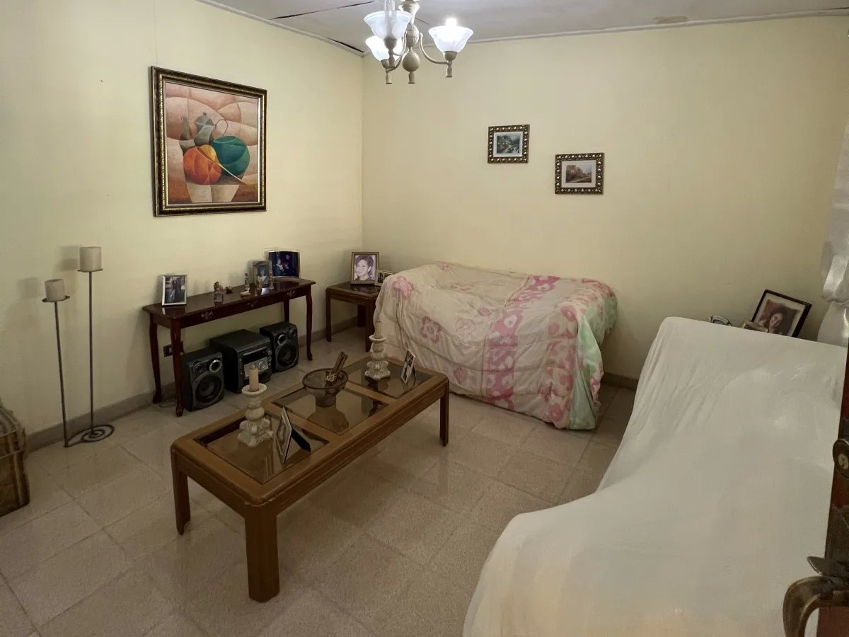 Venta de Casa en Urbanización Residencial Cerro Viento, San Miguelito
