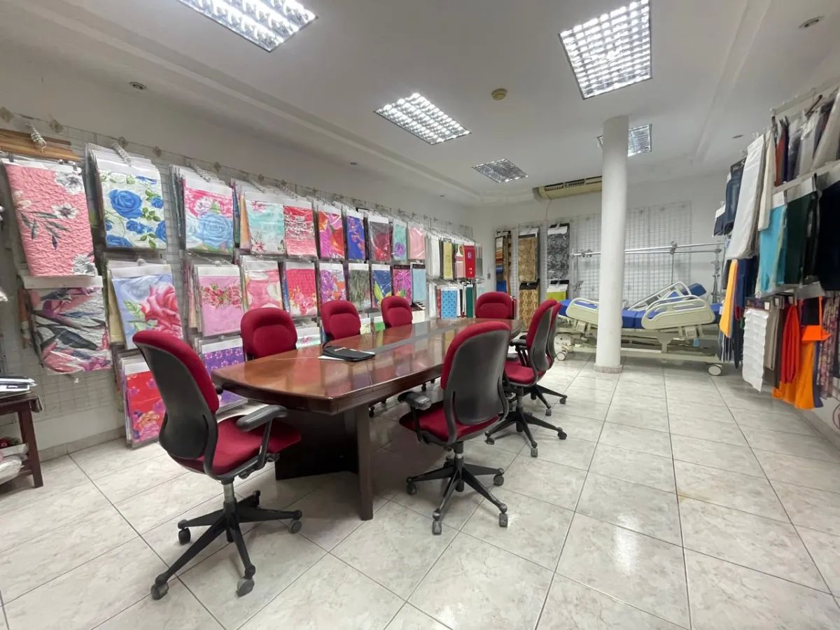 Alquiler de Casa Comercial Amoblada en Alameda