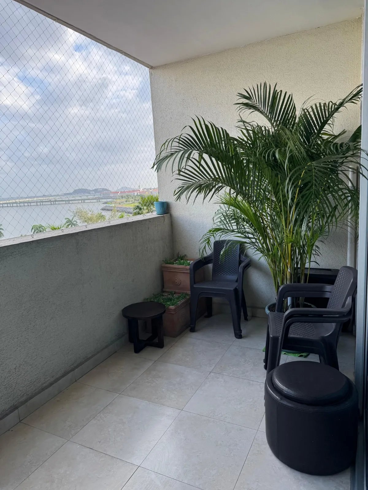 Apartment For Rent in Avenida Balboa