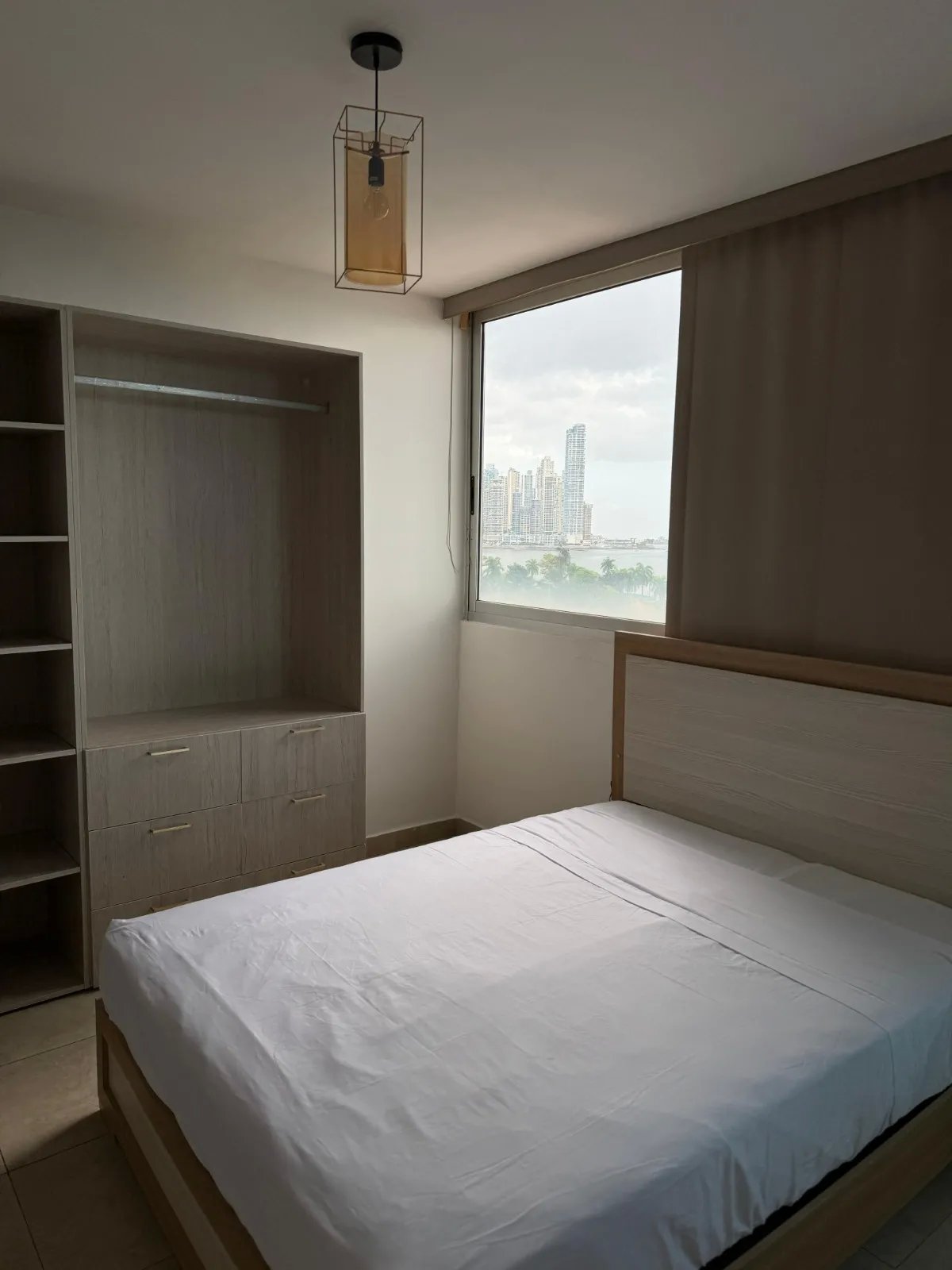 Apartment For Rent in Avenida Balboa