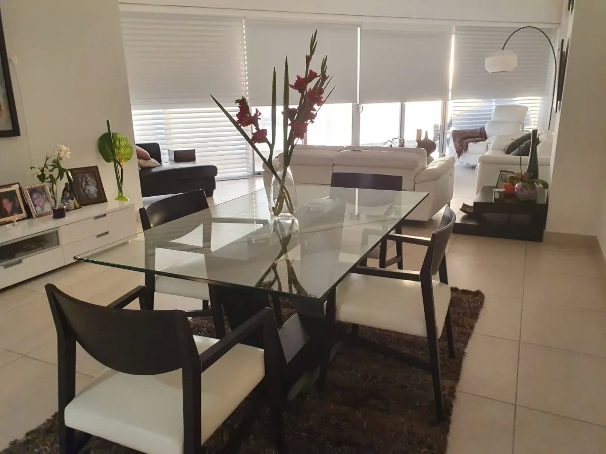 Apartment For Rent in Avenida Balboa