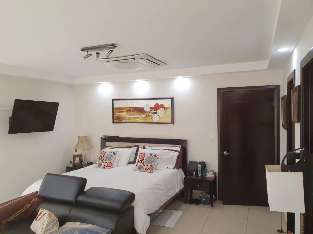 Apartment For Rent in Avenida Balboa