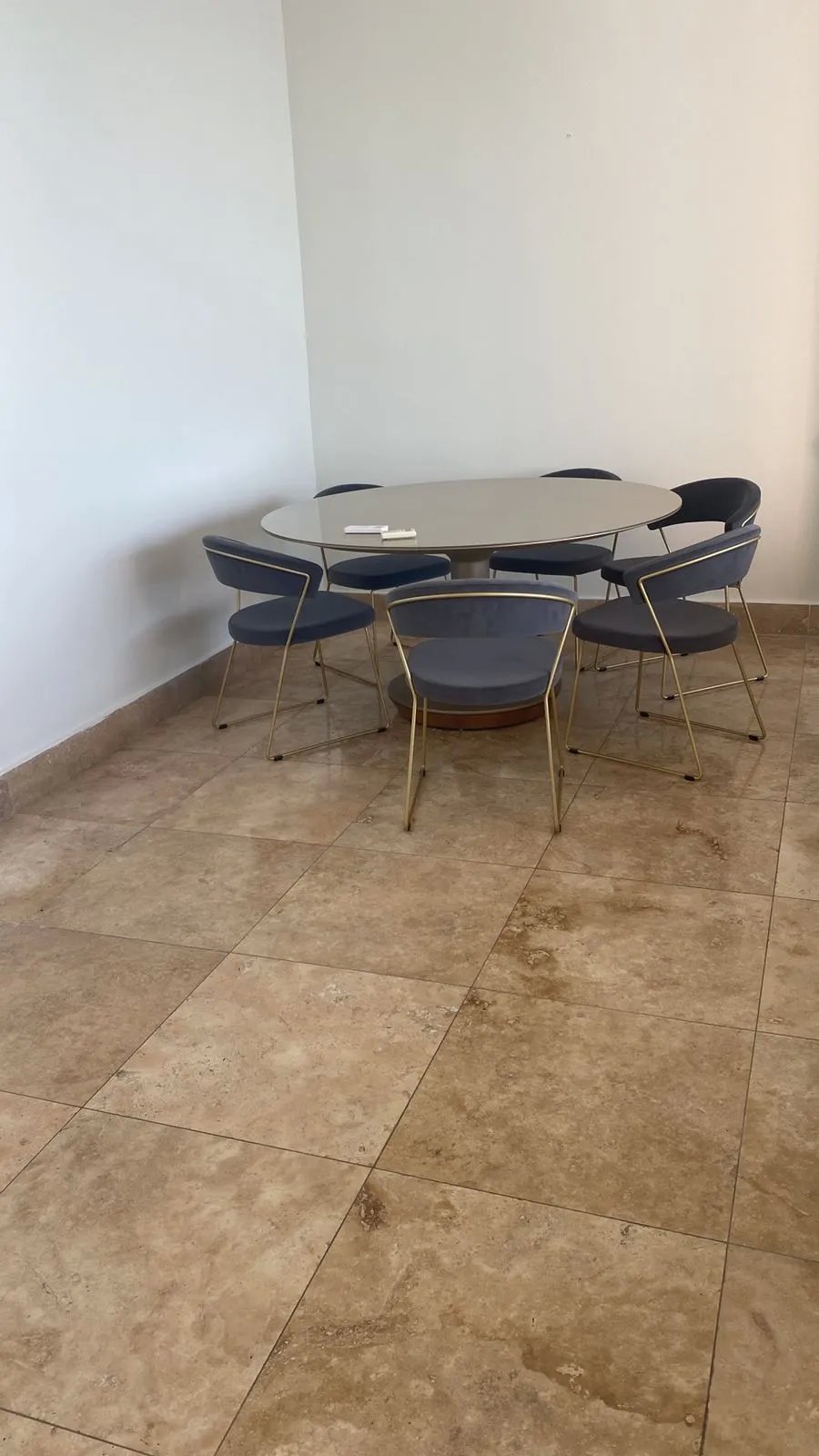 Alquiler de apartamento semi amoblado en Punta Pacifica, Panamá