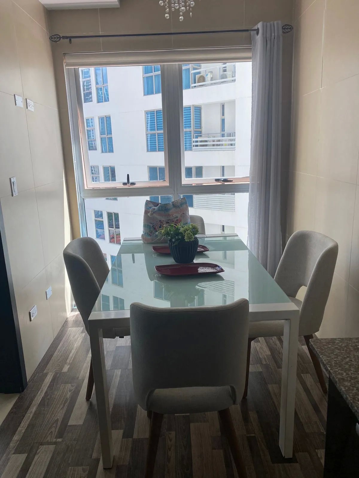 Alquiler de apartamento semi amoblado en Punta Pacifica, Panamá