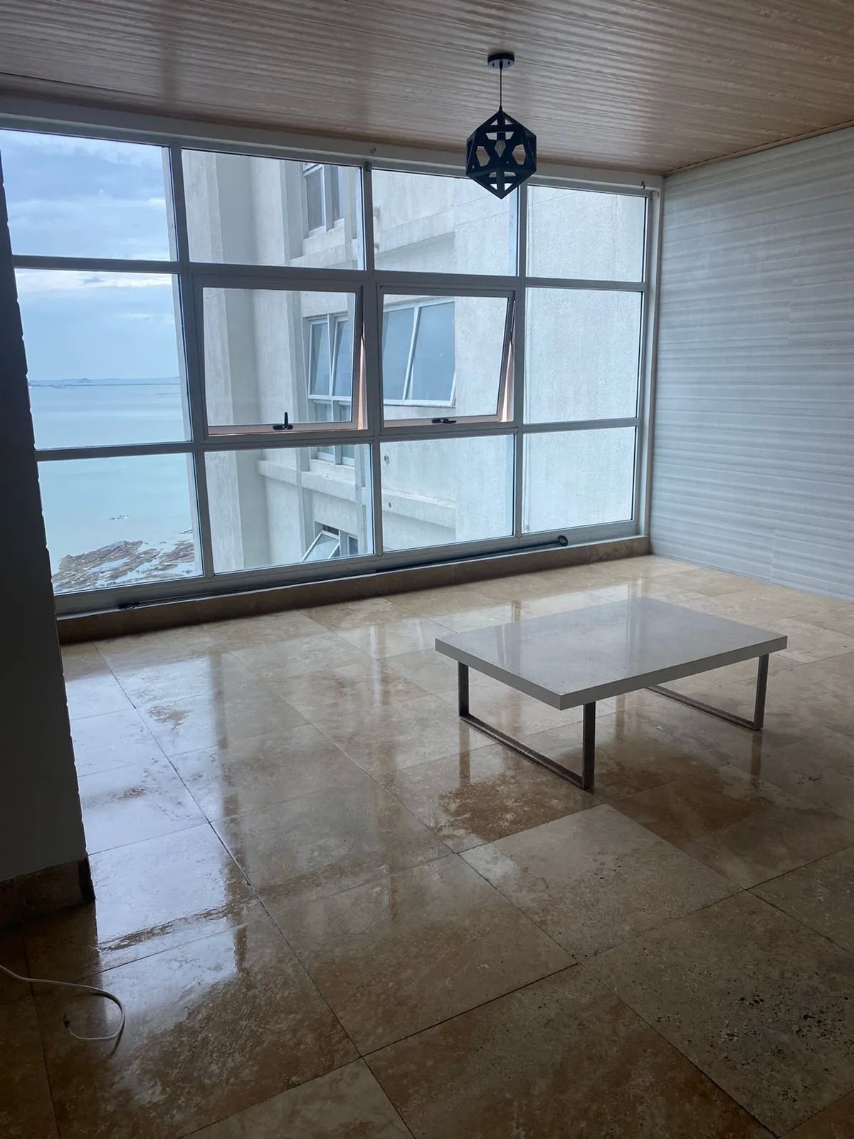 Alquiler de apartamento semi amoblado en Punta Pacifica, Panamá