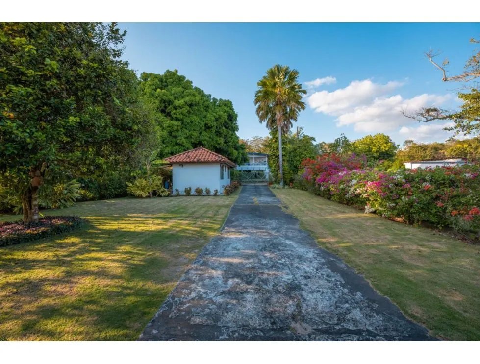 Venta de casa de playa en Playa Blanca, Farallón, Coclé