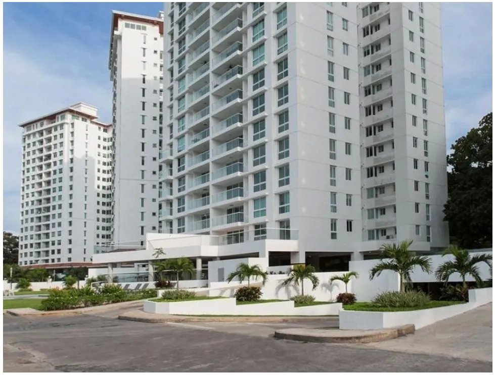 Alquiler de apartamento amoblado PH Clayton Park, Ancón, Panamá