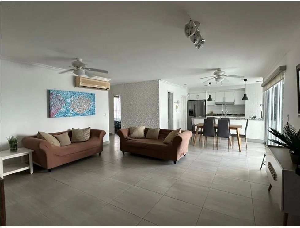 Apartment For Rent in Coco del Mar