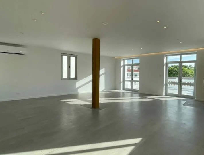 Apartment For Sale in Casco Antiguo