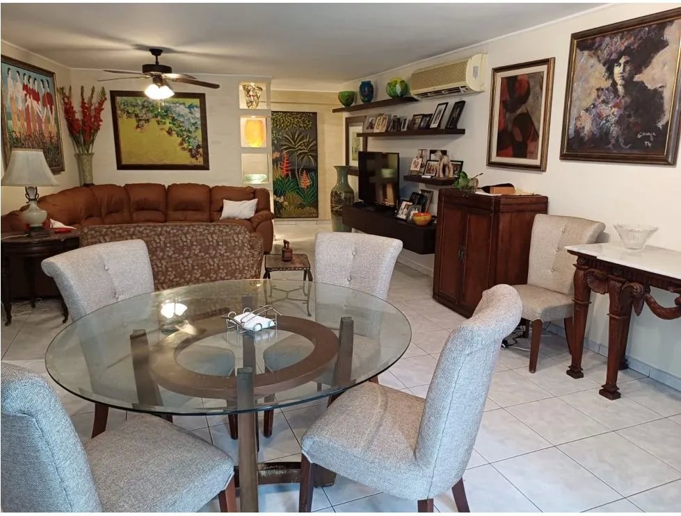 Venta de apartamento en PH Royal Princess, San Francisco