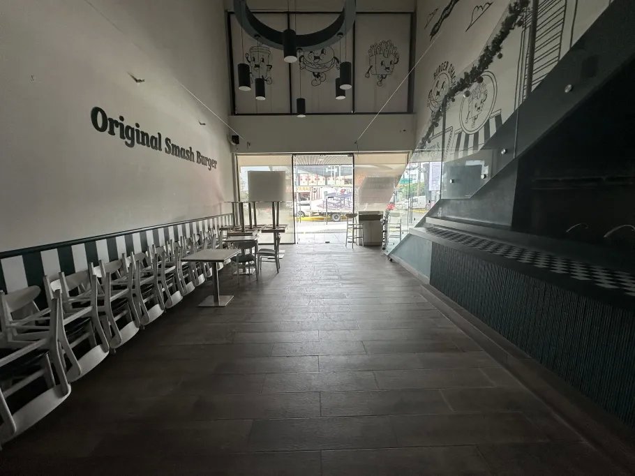 Alquiler de local comercial en Plaza Ocean Drive, Costa del Este