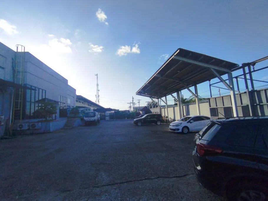 Warehouse For Sale in El Crisol