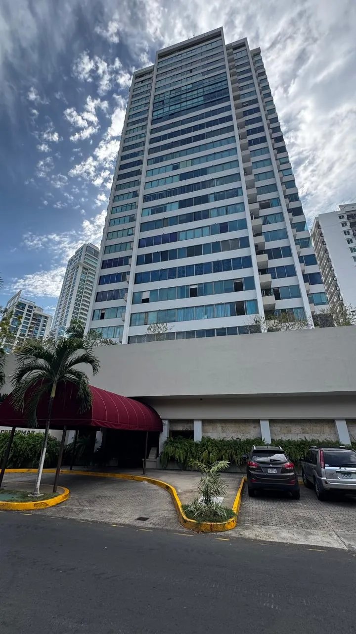 Venta de apartamento en PH Torre Cerromar, Bella Vista