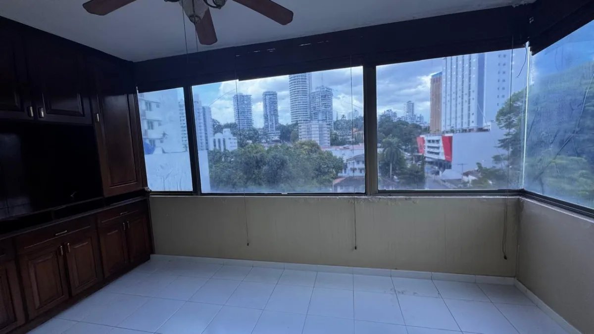 Venta de apartamento en PH Torre Cerromar, Bella Vista