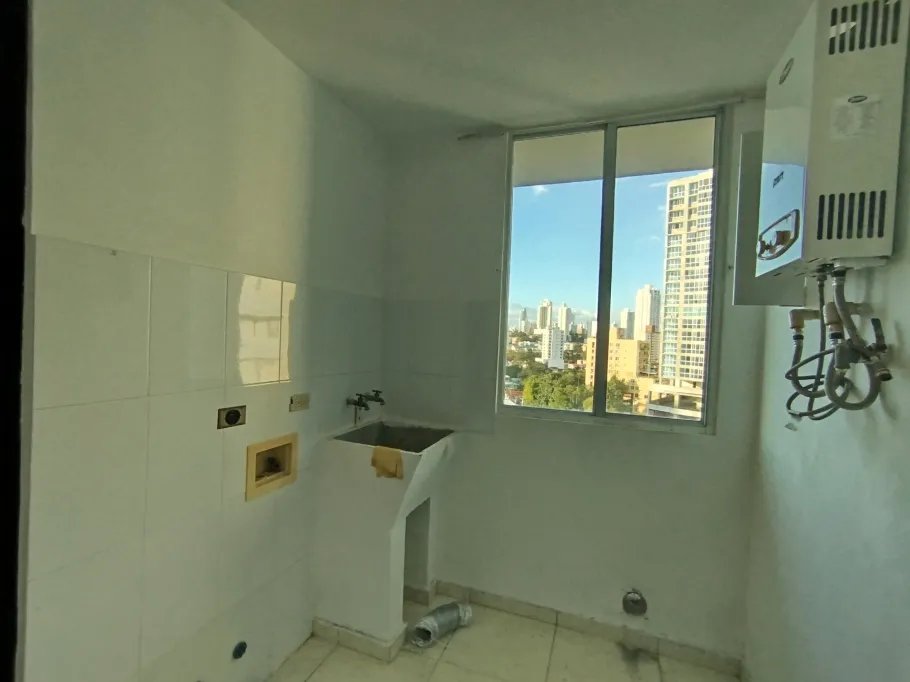 Apartamento en venta cerca de Parque Omar, Panamá
