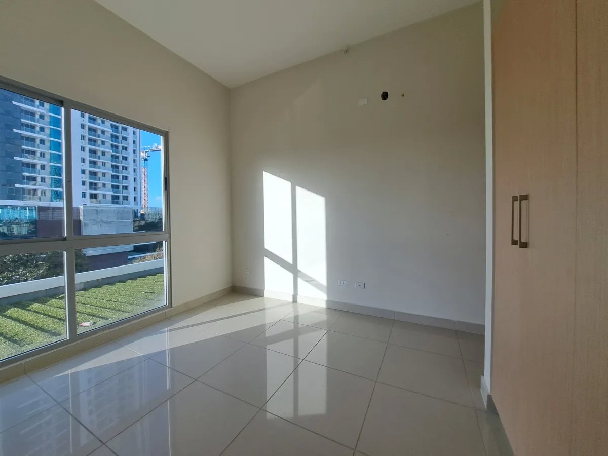 Venta de apartamento en Torres de Castilla, Panamá