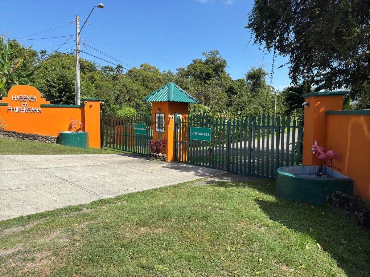 Unimproved Land For Sale in El Espino