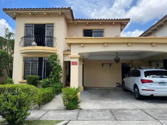 Venta de casa vacía en Paseo Dorado, Ancón