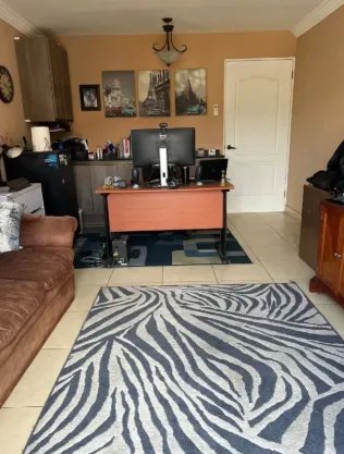 Venta de casa vacía en Paseo Dorado, Ancón