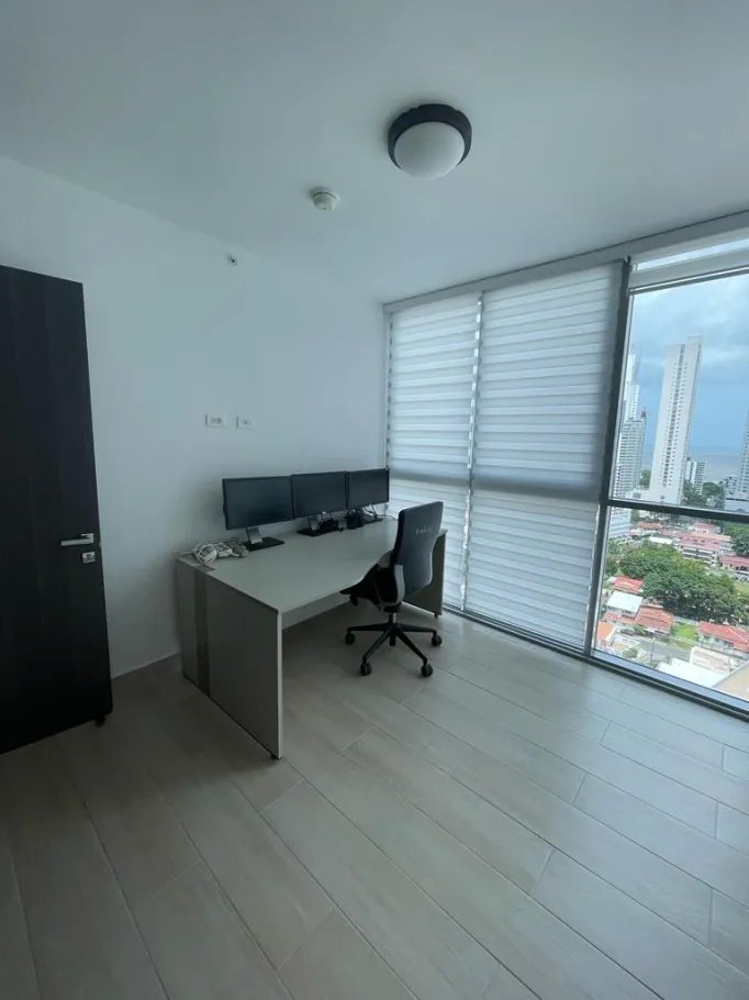 Apartment For Sale in Via Cincuentenario