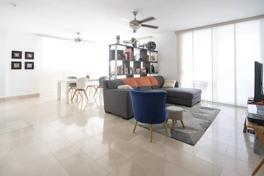 Apartment For Sale in Via Cincuentenario