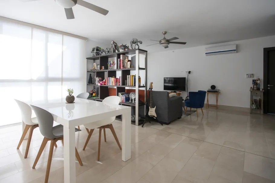 Apartment For Sale in Via Cincuentenario