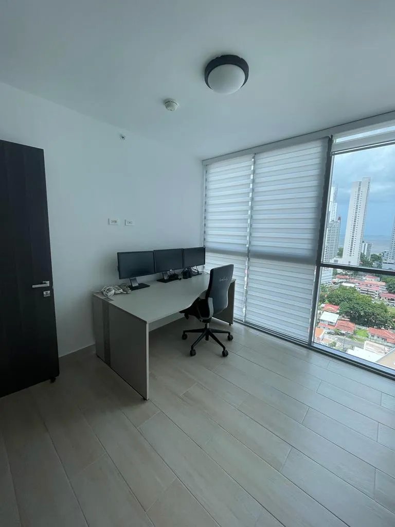Apartment For Rent in Vía Cincuentenario
