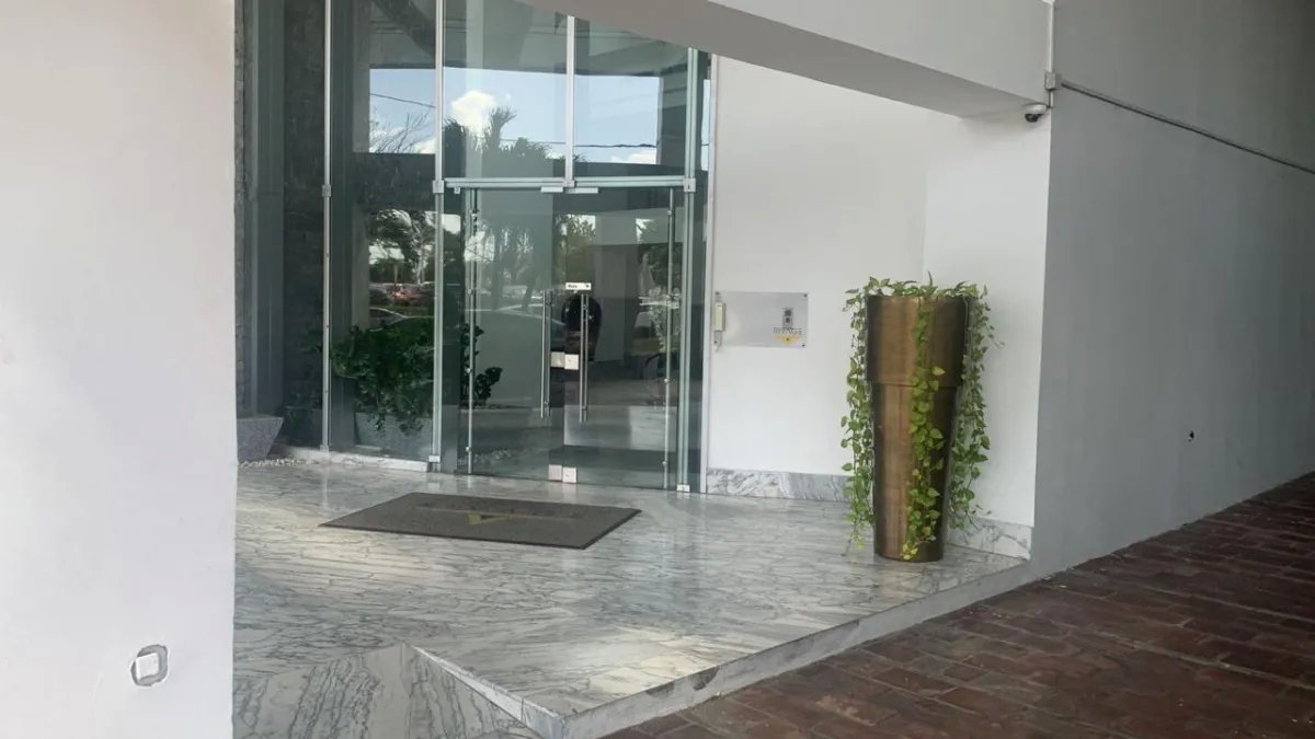 Apartment For Sale in Avenida Balboa