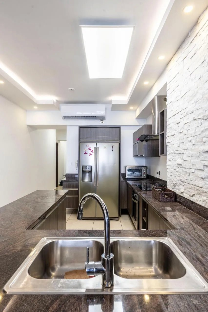 Apartment For Sale in Avenida Balboa