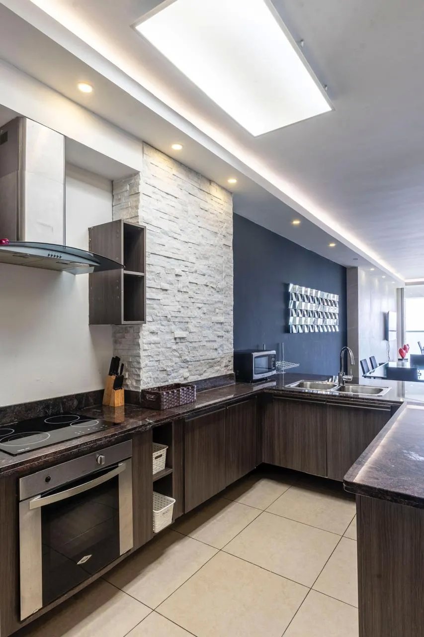 Apartment For Sale in Avenida Balboa