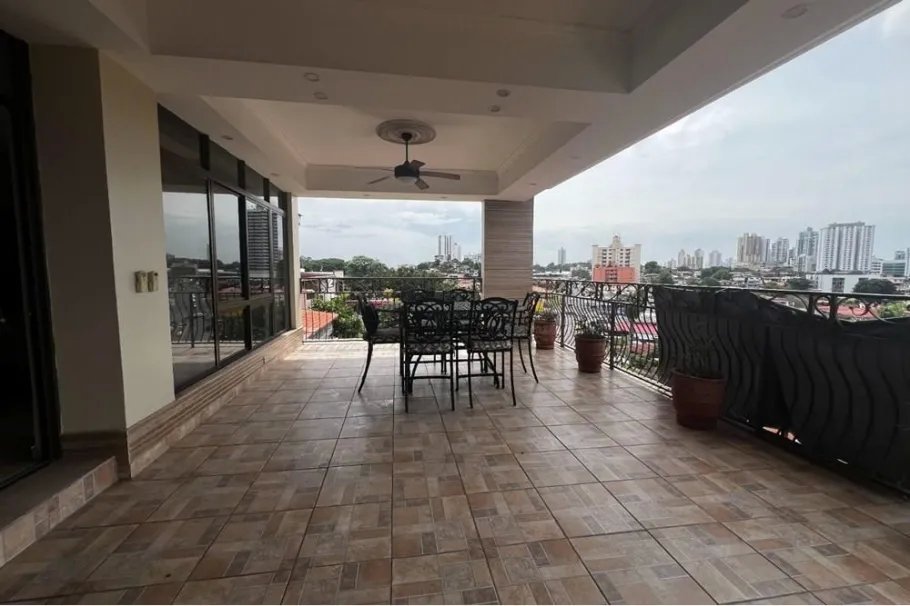 Venta de casa en Betania, PH. Castellanos, Apartamento A / 310m2