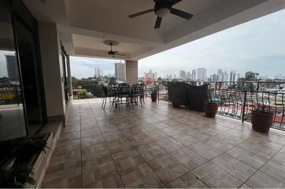 Venta de casa en Betania, PH. Castellanos, Apartamento A / 310m2