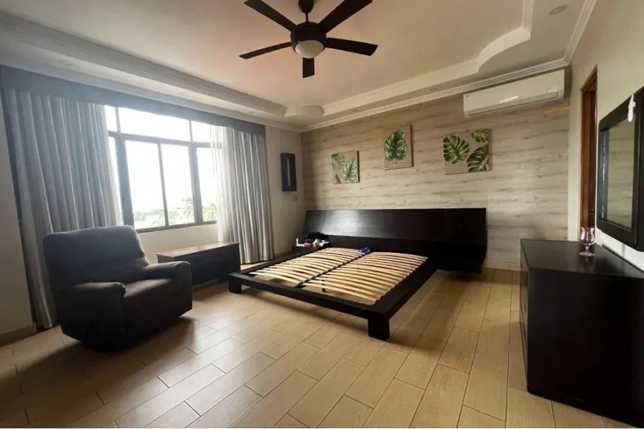 Venta de casa en Betania, PH. Castellanos, Apartamento A / 310m2
