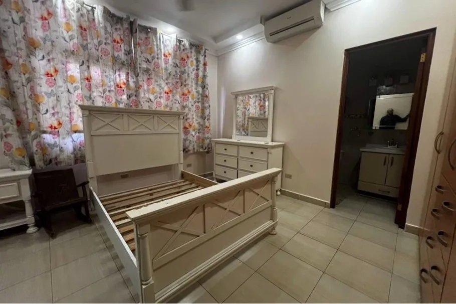 Venta de casa en Betania, PH. Castellanos, Apartamento A / 310m2