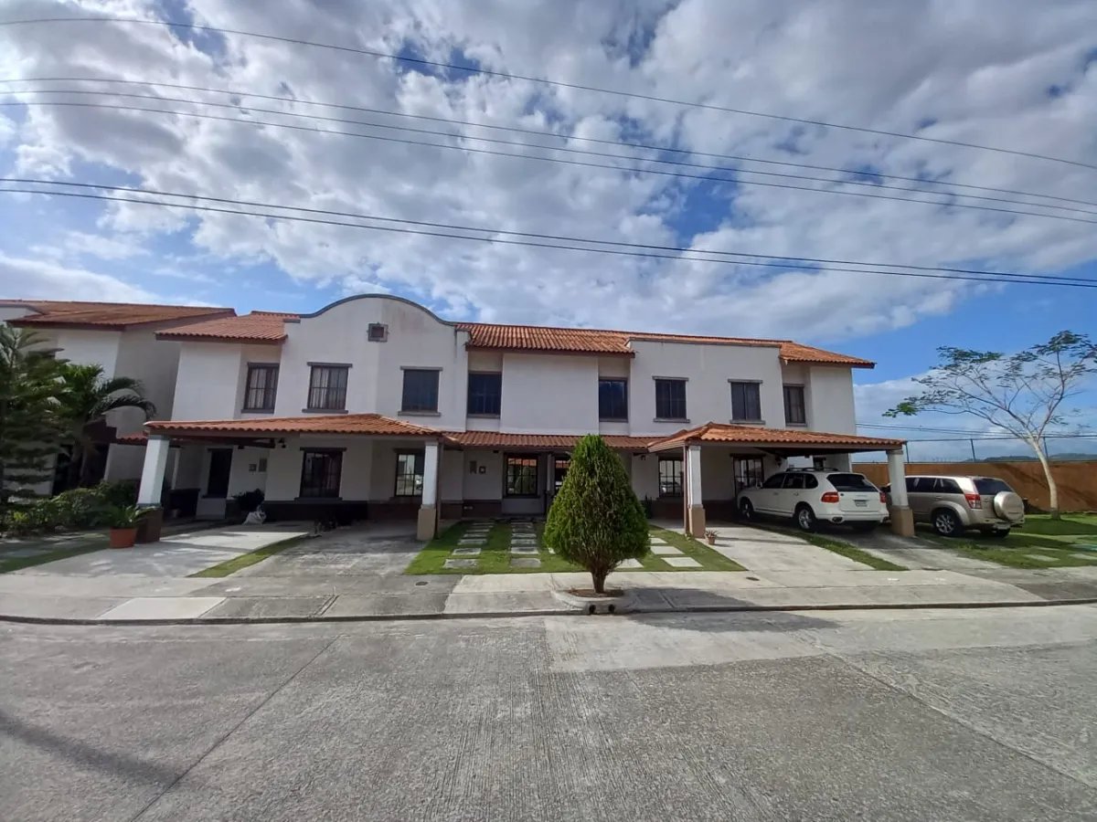 Venta de casa en PH La Reserva, Villa Zaita