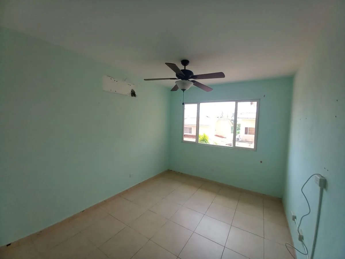 Venta de casa reposeída en Villas del Golf, Villa Lucre, Panamá