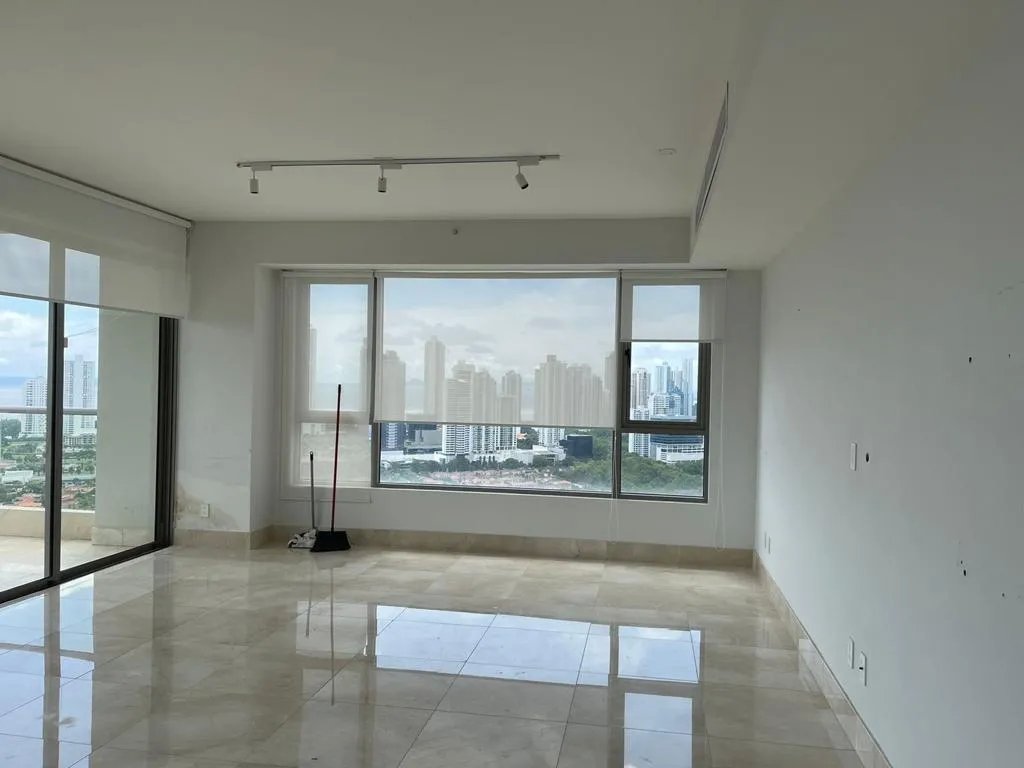 Apartment For Sale in Santa María