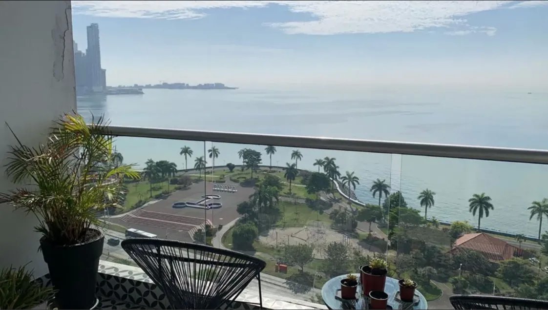 Venta de apartamento amoblado en Avenida Balboa, Panamá